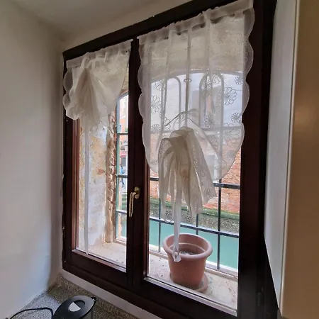 Canal Views 招待所